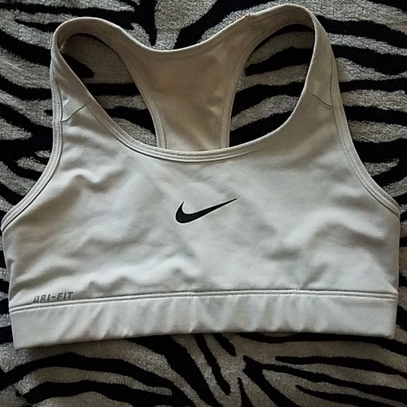 Nike dry fit sports bra - Picture 1 of 3
